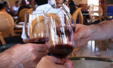 Venetian Aperitif: Wine Tasting and Cicchetti Tour