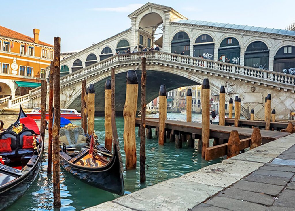 Charming Venice ' Walking and Gondola