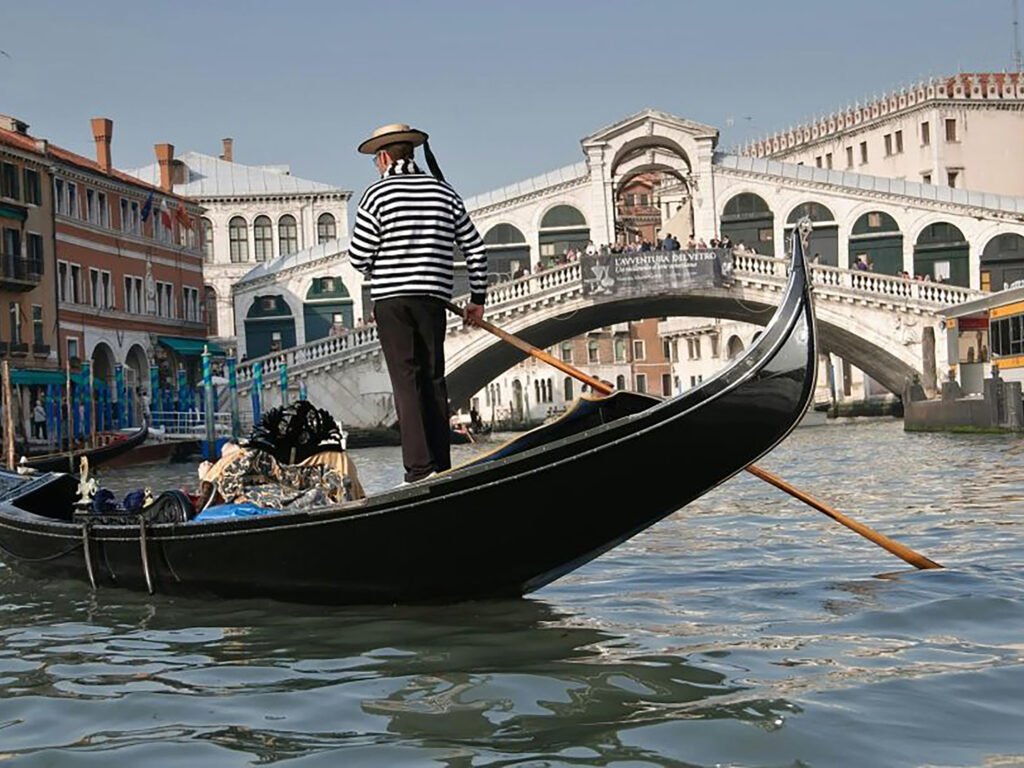 Charming Venice - Walking and Gondola
